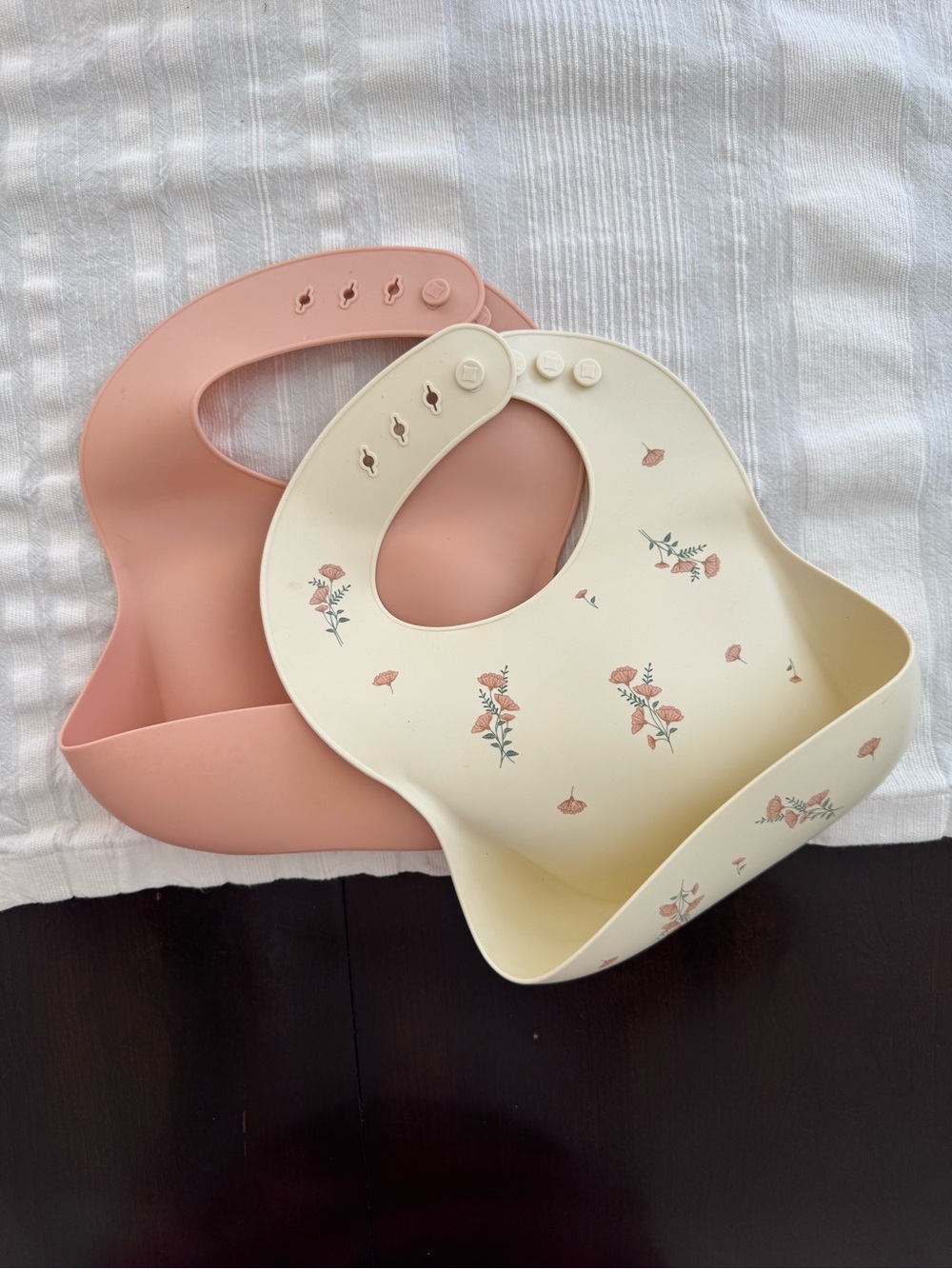 Mushie Adjustable Silicone Baby Bibs - Pink and Cream Floral Set